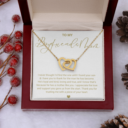 To My Boyfriend's Mom - Linked Hearts Necklace - Message Card Gift